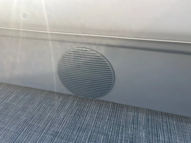 Slide: The Image of Bennington 22 S STERN RADIUS 2024 - 17