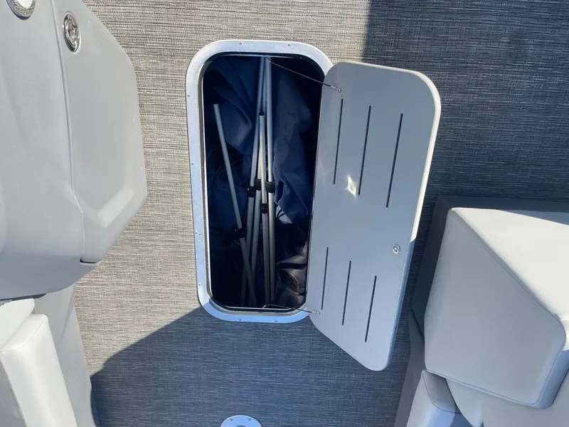 Slide: The Image of Bennington 22 S STERN RADIUS 2024 - 20