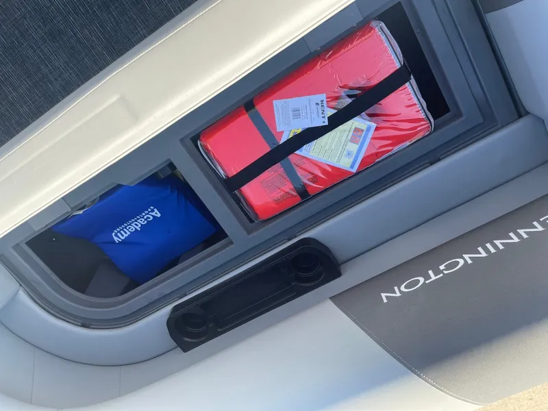 Slide: The Image of Bennington 22 S STERN RADIUS 2024 - 24