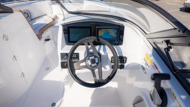 Slide: The Image of Stingray 211 DC 2026 - 25