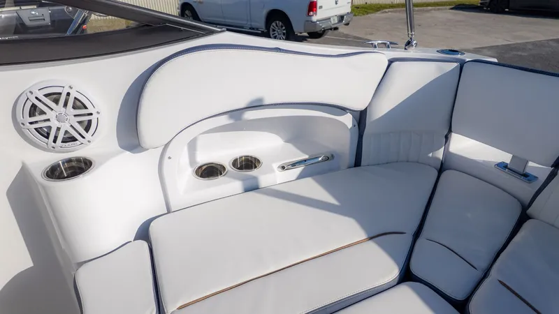 Slide: The Image of Stingray 211 DC 2026 - 9