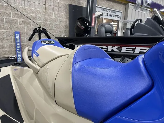 Slide: The Image of Sea-Doo Wake 2026 - 13