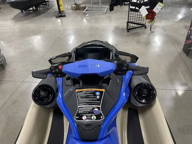 Slide: The Image of Sea-Doo Wake 2026 - 14