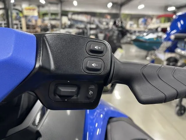 Slide: The Image of Sea-Doo Wake 2026 - 18