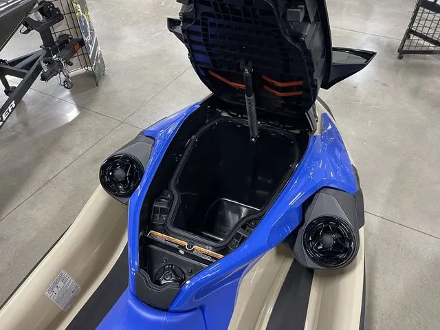 Slide: The Image of Sea-Doo Wake 2026 - 19