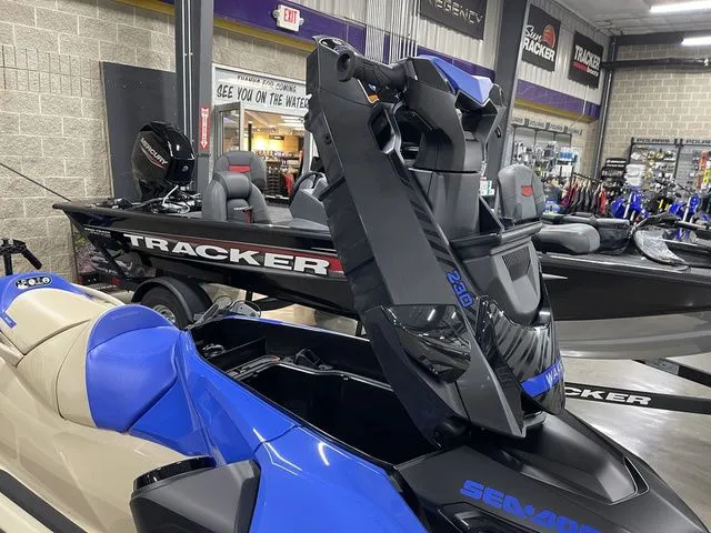 Slide: The Image of Sea-Doo Wake 2026 - 20