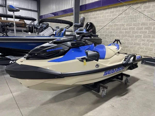 Slide: The Image of Sea-Doo Wake 2026 - 3