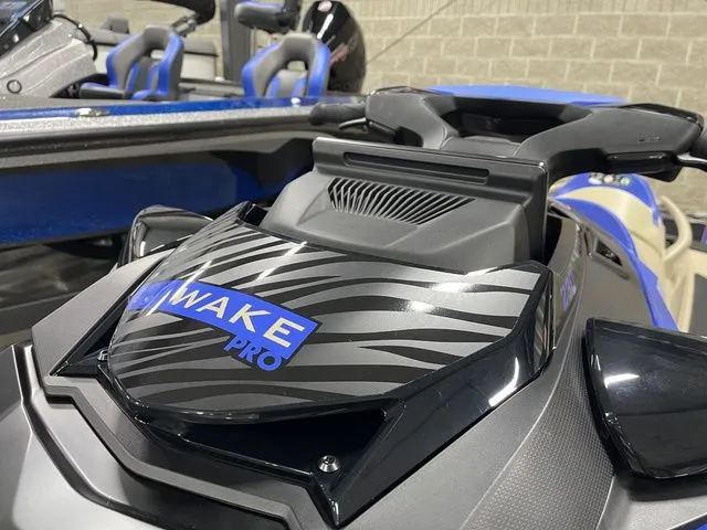 Slide: The Image of Sea-Doo Wake 2026 - 5