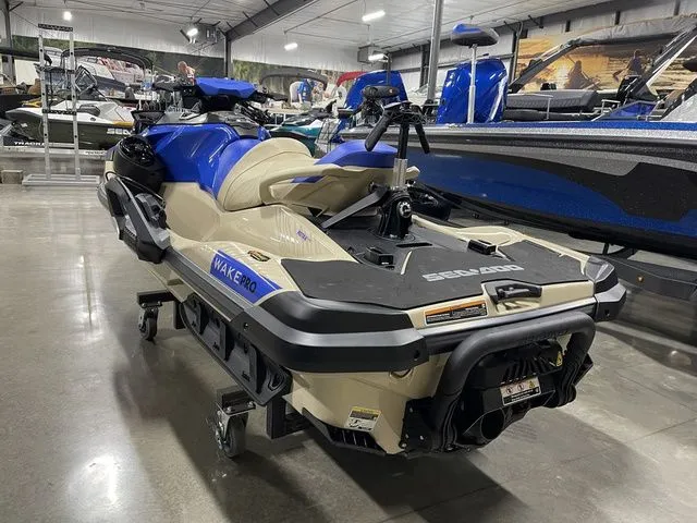 Slide: The Image of Sea-Doo Wake 2026 - 7