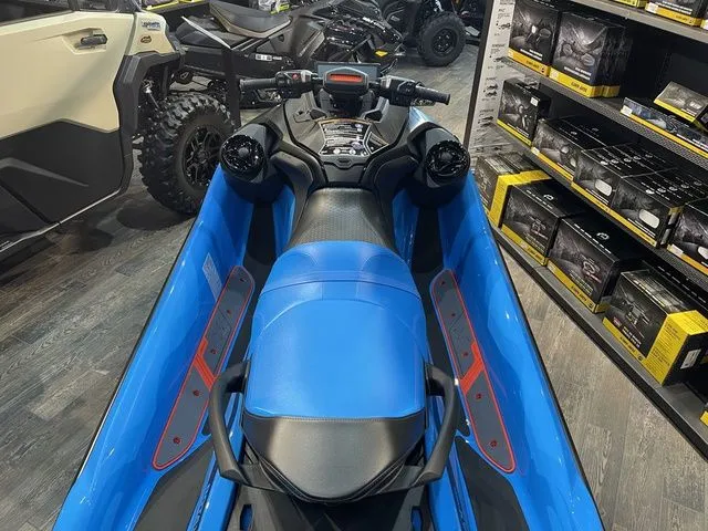 Slide: The Image of Sea-Doo RXT-X 2026 - 11