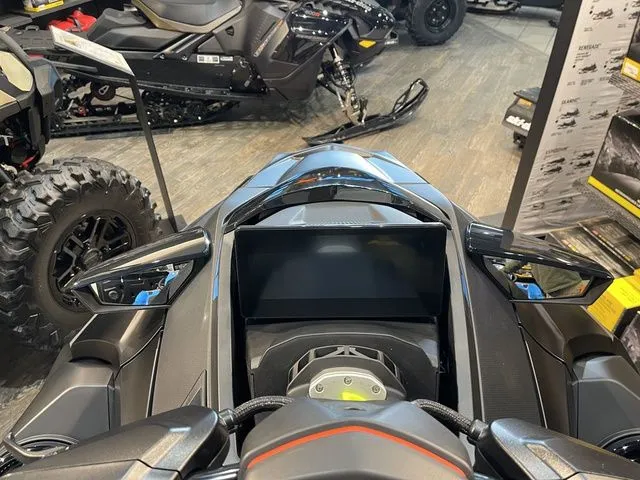 Slide: The Image of Sea-Doo RXT-X 2026 - 17