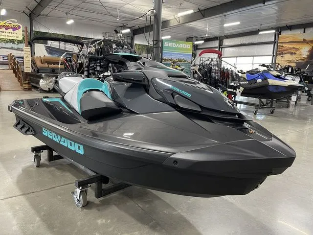 Slide: The Image of Sea-Doo GTR 230 2026 - 11