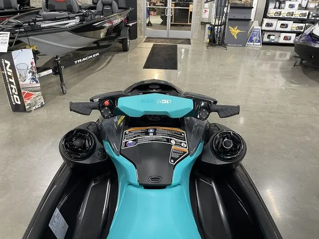 Slide: The Image of Sea-Doo GTR 230 2026 - 13