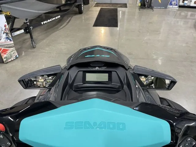 Slide: The Image of Sea-Doo GTR 230 2026 - 15