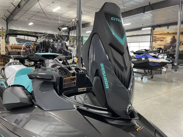 Slide: The Image of Sea-Doo GTR 230 2026 - 20
