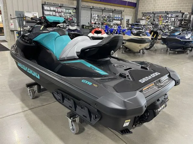 Slide: The Image of Sea-Doo GTR 230 2026 - 5