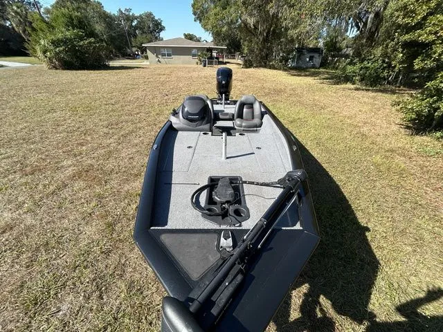 Slide: The Image of Tracker Pro Team 175 TXW 2022 - 5