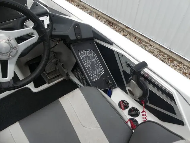 Slide: The Image of Skeeter FX21 2019 - 15