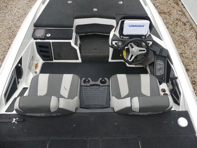 Slide: The Image of Skeeter FX21 2019 - 17