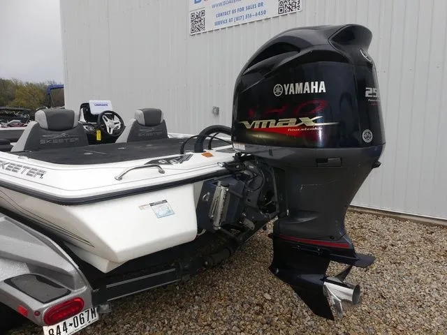 Slide: The Image of Skeeter FX21 2019 - 5