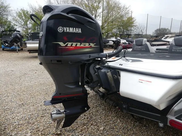 Slide: The Image of Skeeter FX21 2019 - 7