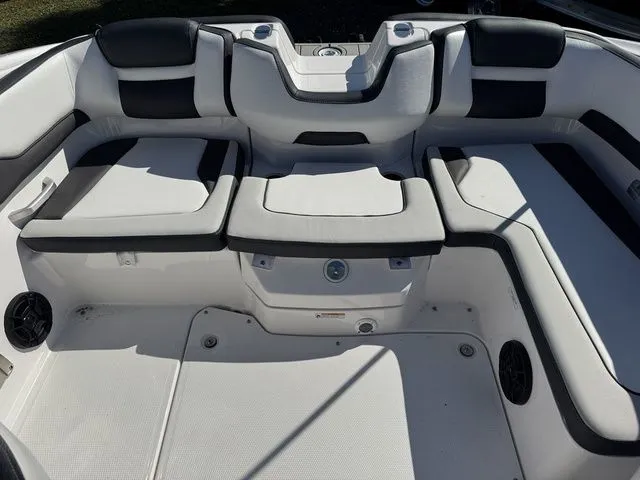 Slide: The Image of Yamaha SX195 2026 - 14