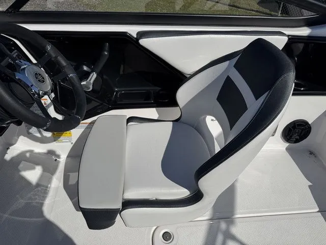 Slide: The Image of Yamaha SX195 2026 - 16