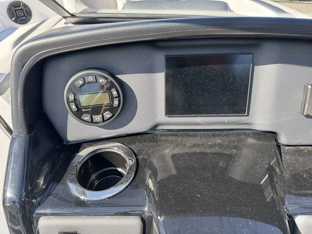 Slide: The Image of Yamaha SX195 2026 - 19