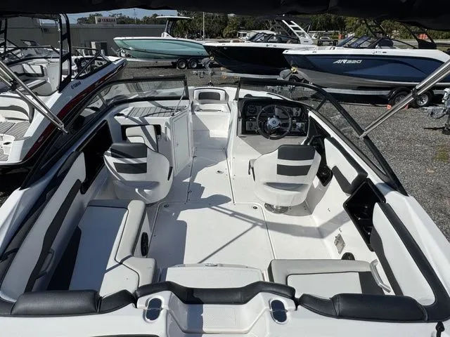 Slide: The Image of Yamaha SX195 2026 - 4