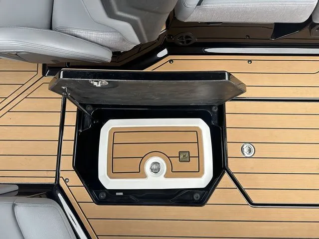 Slide: The Image of Nautique Super Air Nautique G23 2025 - 13