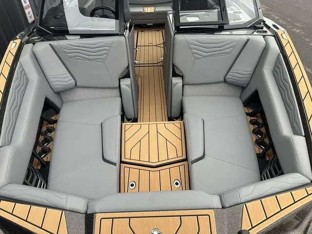 Slide: The Image of Nautique Super Air Nautique G23 2025 - 15