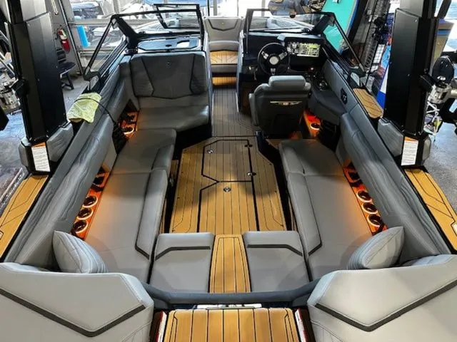 Slide: The Image of Nautique Super Air Nautique G23 2025 - 5