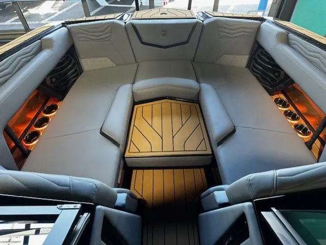 Slide: The Image of Nautique Super Air Nautique G23 2025 - 7