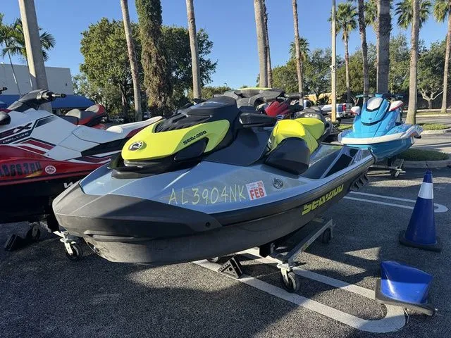 Slide: The Image of Sea-Doo GTI SE 130 2021 - 4