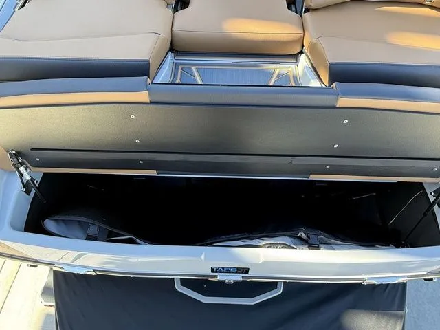 Slide: The Image of Tigé Ultré 25ZX 2026 - 19