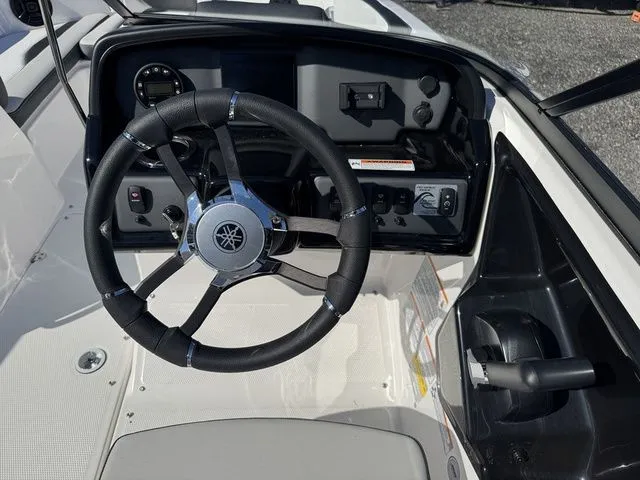 Slide: The Image of Yamaha SX195 2026 - 17