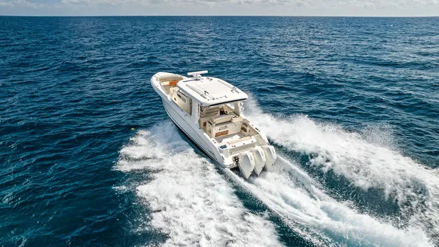 Slide: The Image of Boston Whaler 350 Outrage 2020 - 48