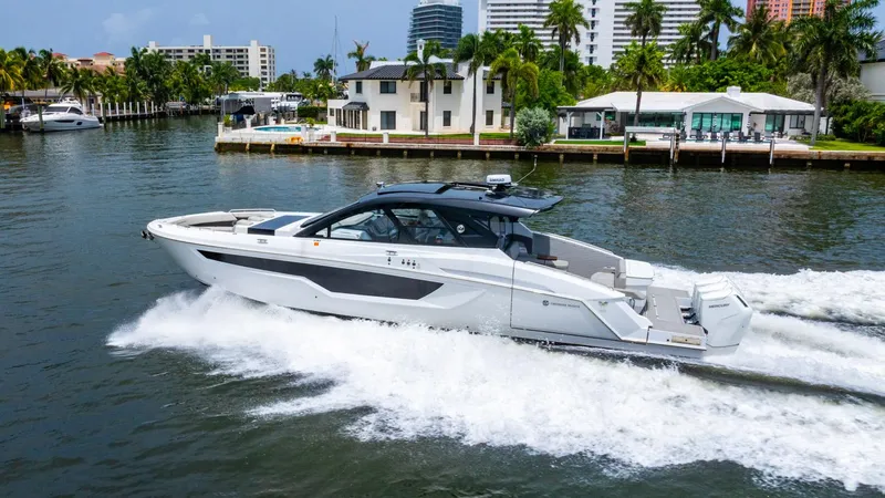 Slide: The Image of Cruisers 50 GLS 2024 - 1
