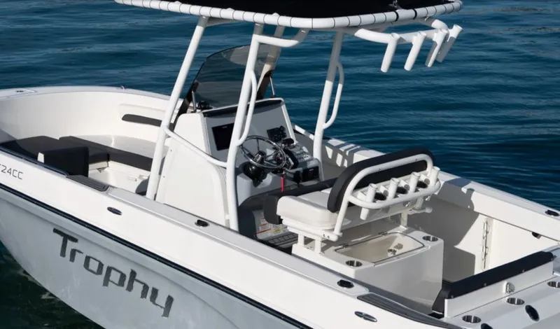 Slide: The Image of Bayliner Trophy 24 2026 - 3