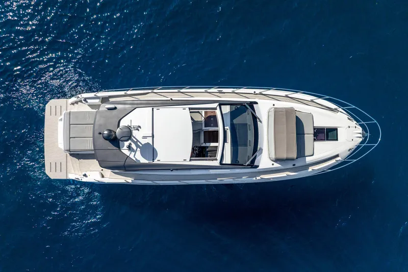 Slide: The Image of Azimut Atlantis 51 2021 - 10