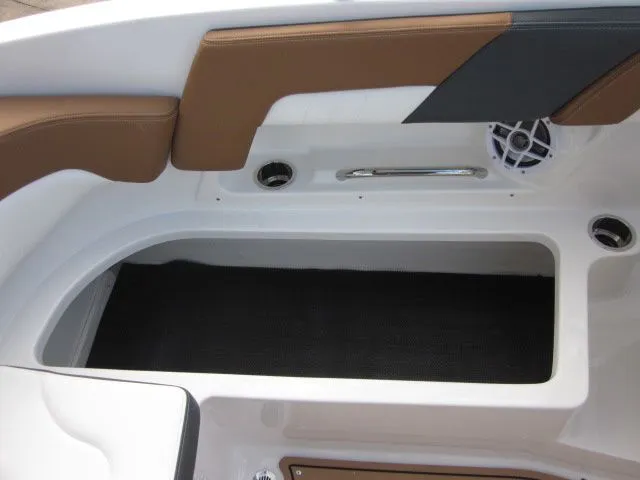 Slide: The Image of Chaparral 23 SSI SPORT 2026 - 23