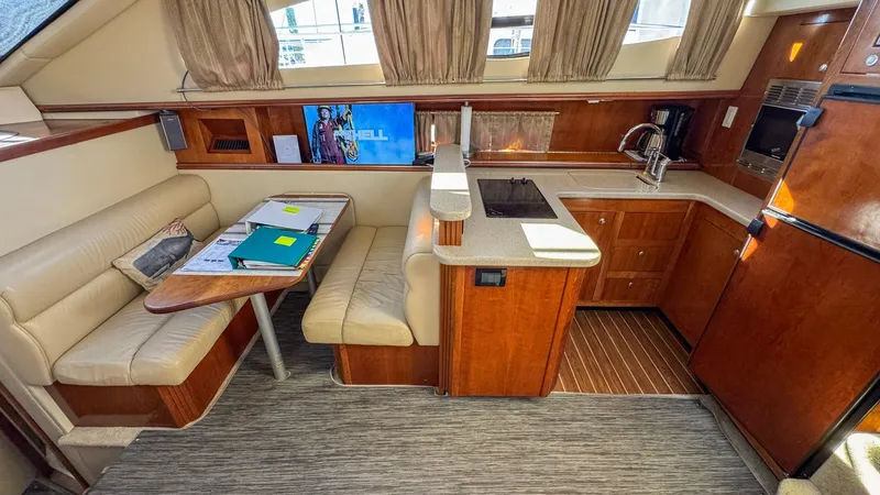 Slide: The Image of Galley_Dinette - 17