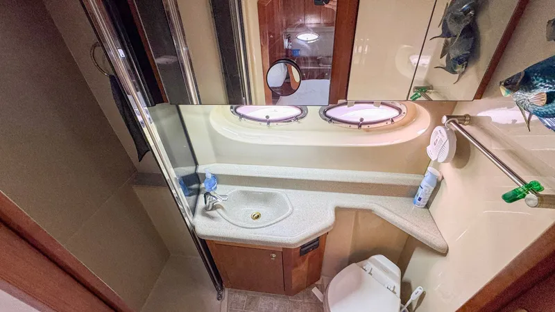 Slide: The Image of Aft Primary Ensuite Head - 29