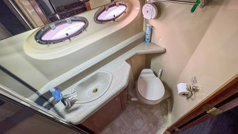 Slide: The Image of Aft Primary Ensuite Head - 30