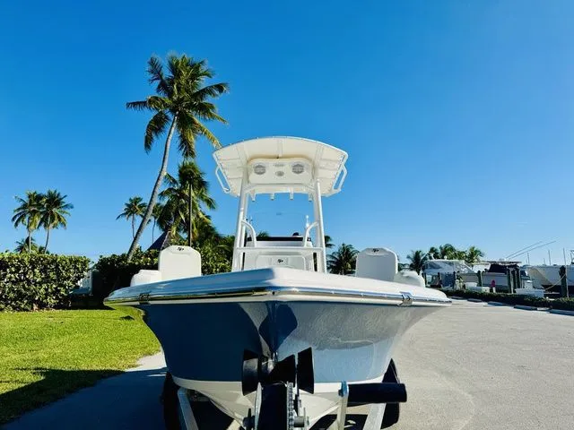 Slide: The Image of Sea Pro 230 DLX 2026 - 20