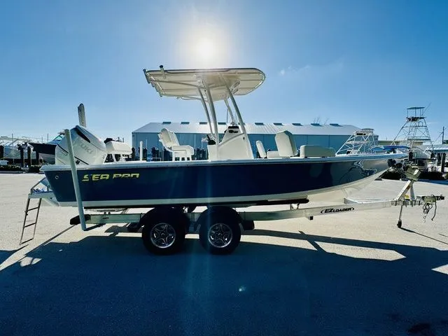 Slide: The Image of Sea Pro 230 DLX 2026 - 24