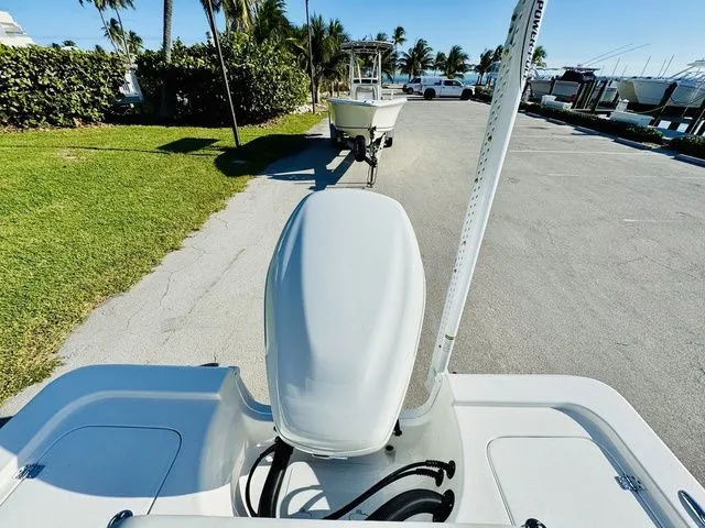 Slide: The Image of Sea Pro 230 DLX 2026 - 5