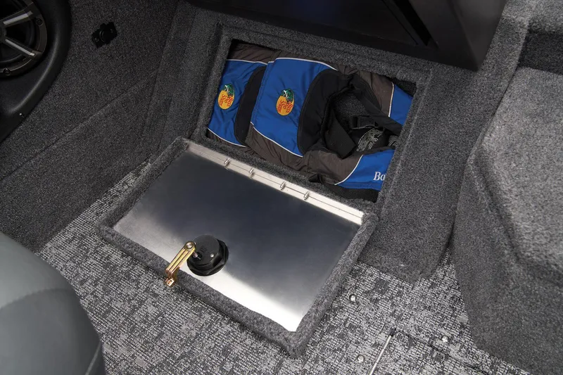 Slide: The Image of Tracker Targa V-18 WT 2026 - 37