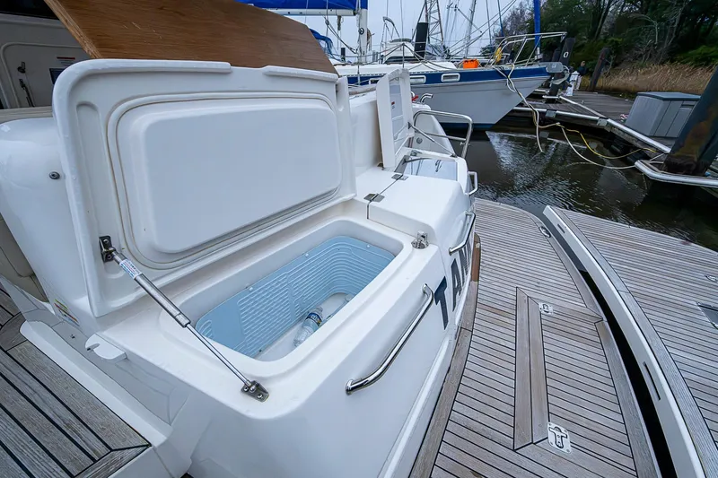 Slide: The Image of Maritimo M54 2018 - 18