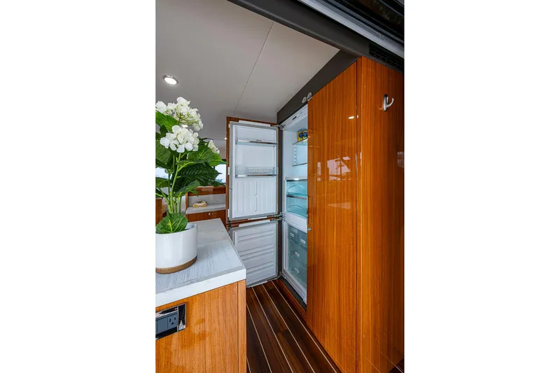 Slide: The Image of Maritimo M54 2018 - 28